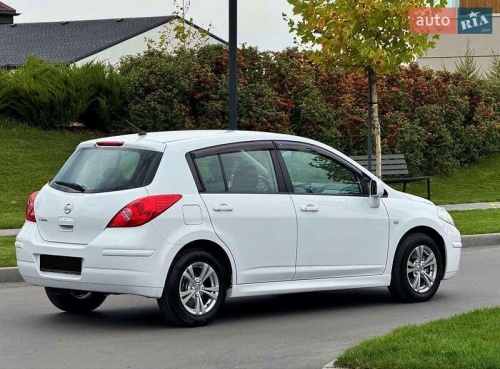 Nissan TIIDA 2013