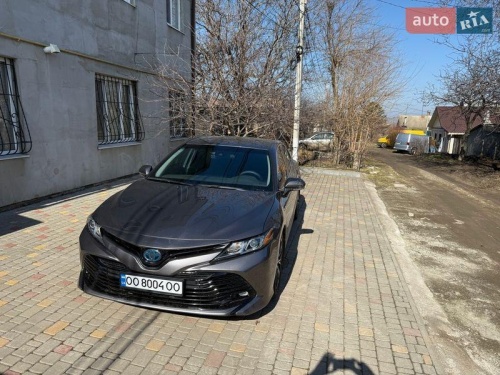 Toyota Camry 2019