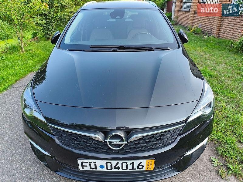 Opel Astra 2021