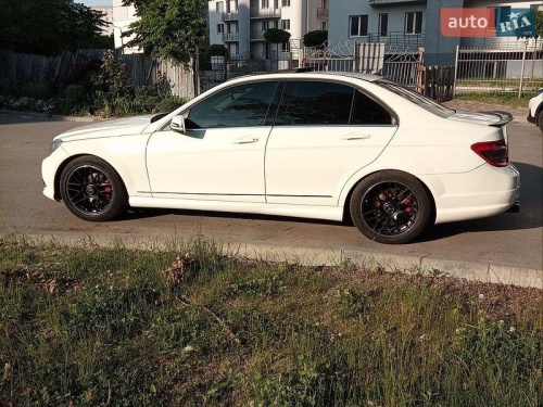 Mercedes-Benz C-Class 2011
