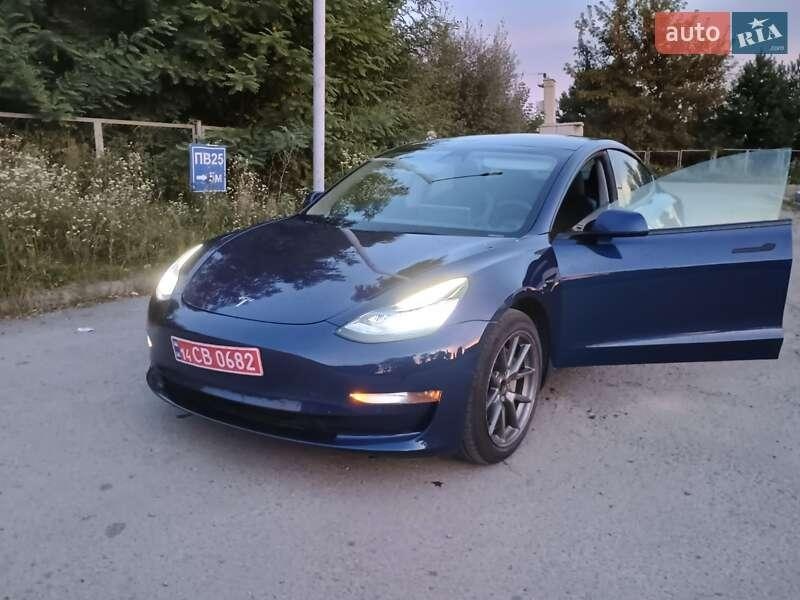 Tesla Model 3 2022
