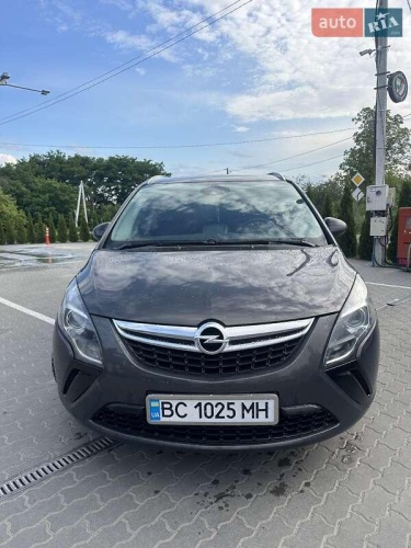 Opel Zafira 2016