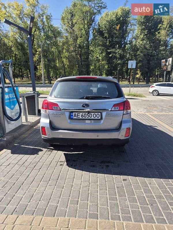Subaru Outback 2011