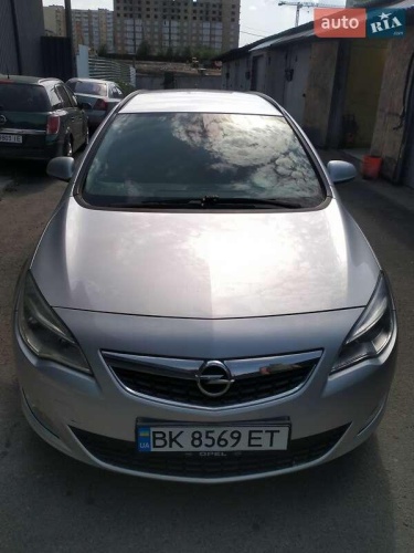 Opel Astra 2012
