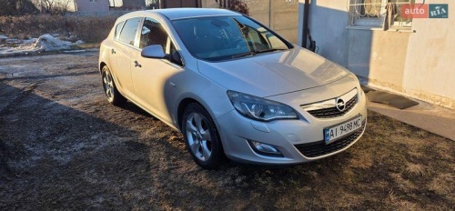 Opel Astra 2011