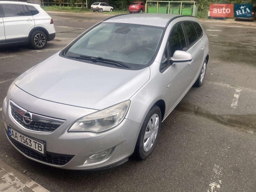 Opel Astra 2012