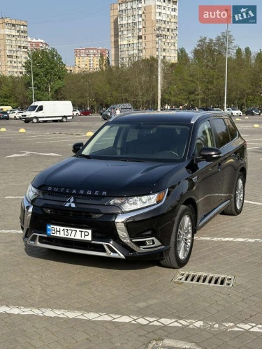 Mitsubishi Outlander 2021