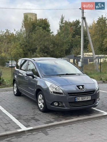 Peugeot 5008 2011