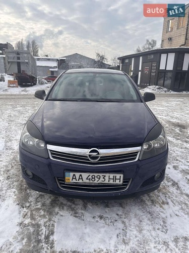 Opel Astra 2012