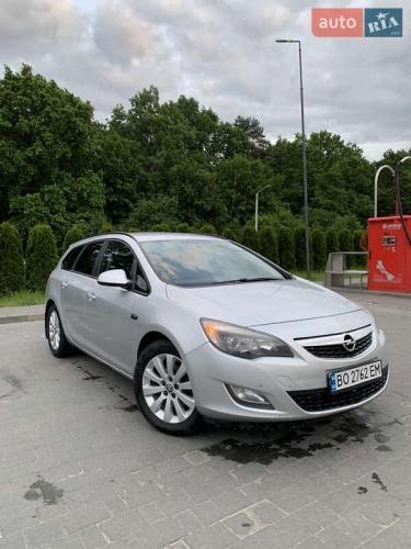 Opel Astra 2011