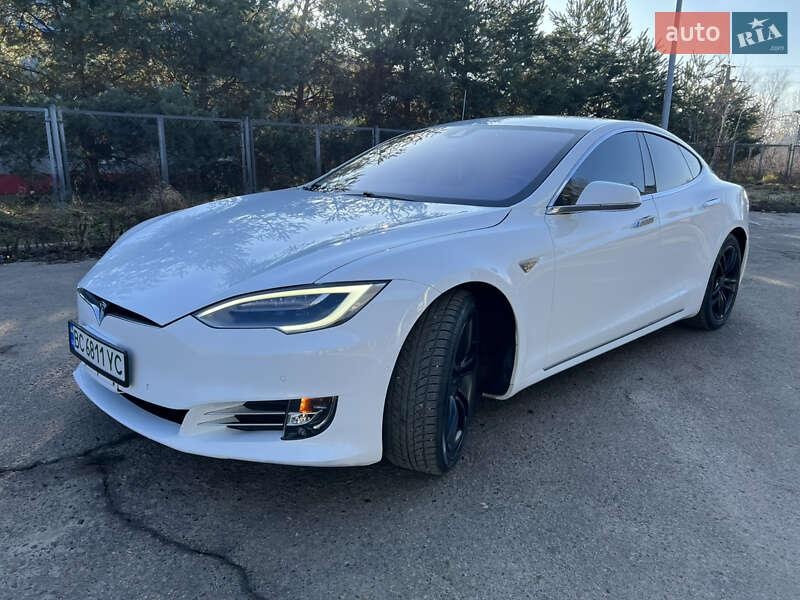 Tesla Model S 2016