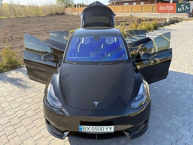 Tesla Model Y 2023