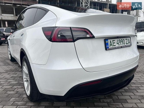 Tesla Model Y 2021