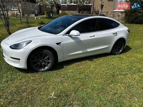 Tesla Model 3 2020