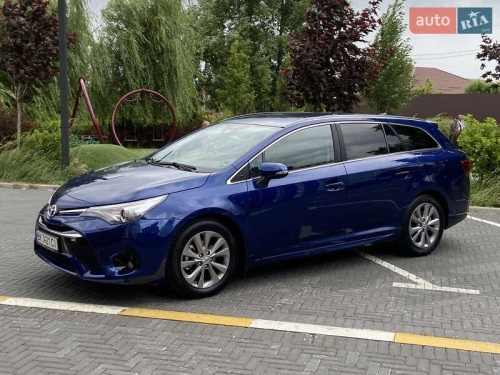 Toyota Avensis 2015