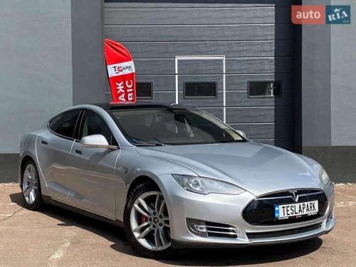 Tesla Model S 2013