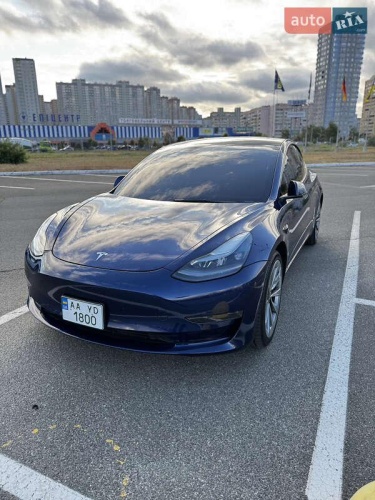 Tesla Model 3 2022