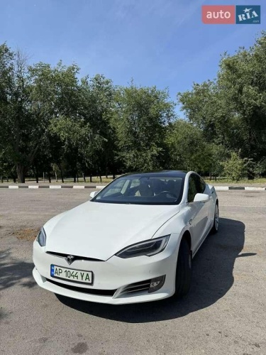 Tesla Model S 2017