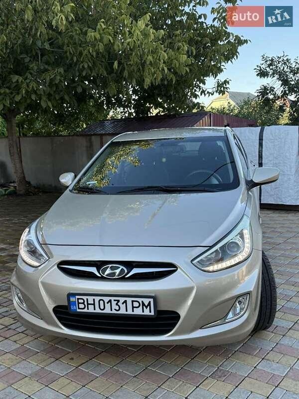 Hyundai Accent 2013