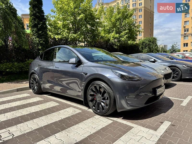 Tesla Model Y 2023