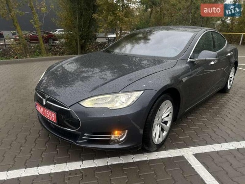 Tesla Model S 2016