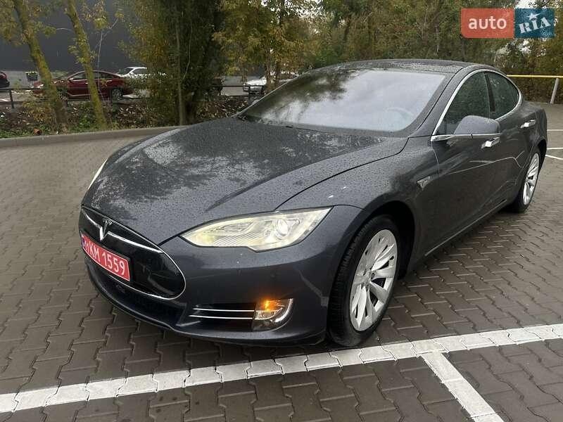 Tesla Model S 2016