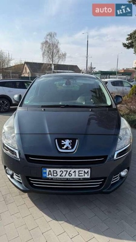 Peugeot 5008 2013