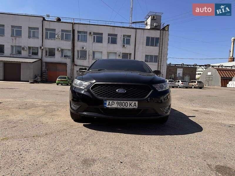 Ford Taurus 2017