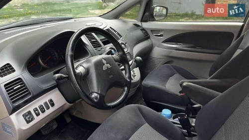 Mitsubishi Grandis 2008