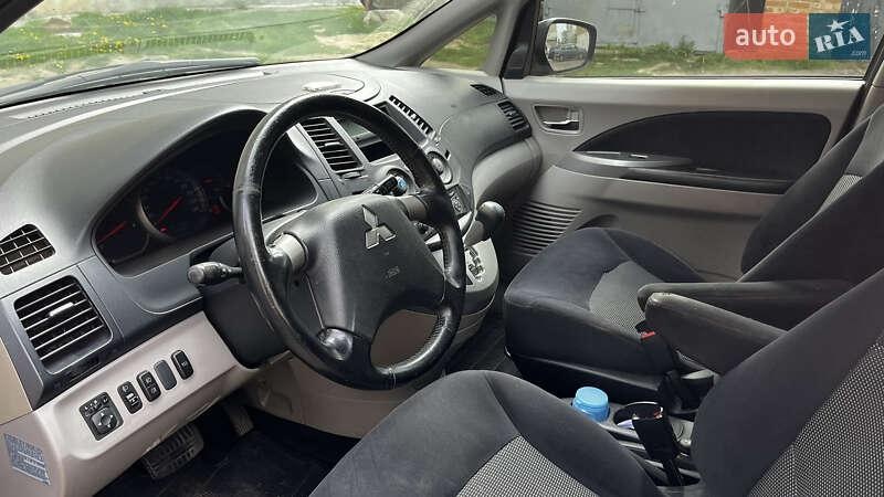 Mitsubishi Grandis 2008
