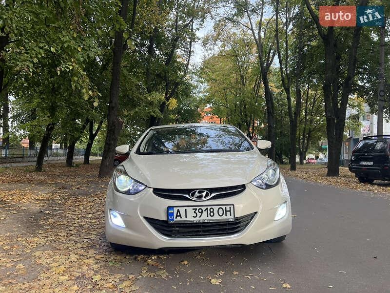 Hyundai Elantra 2012