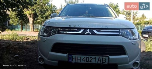 Mitsubishi Outlander 2012