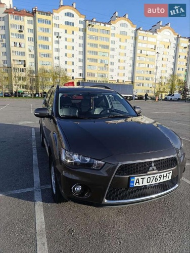 Mitsubishi Outlander 2011