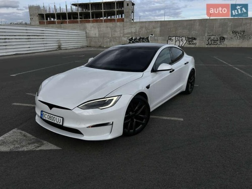 Tesla Model S 2021