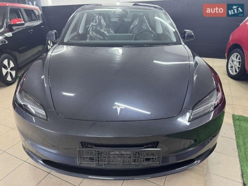 Tesla Model 3 2024