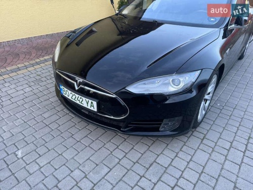 Tesla Model S 2016
