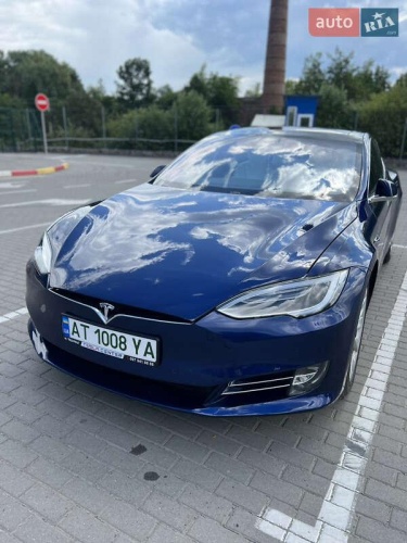 Tesla Model S 2018