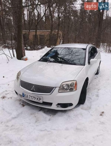 Mitsubishi Galant 2011