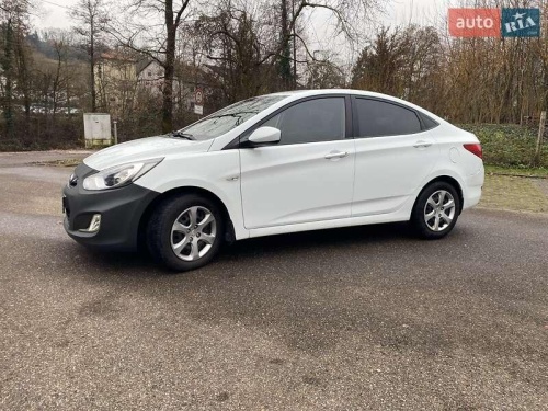 Hyundai Accent 2011