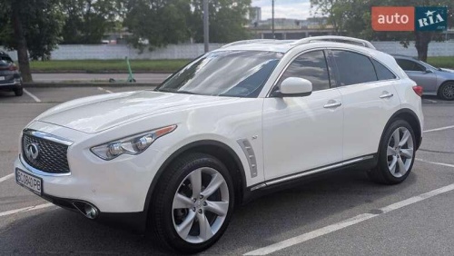 Infiniti QX70 2013