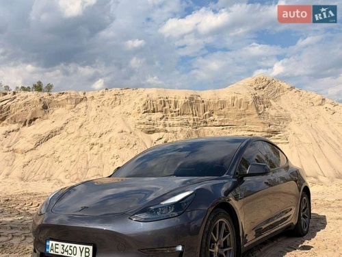 Tesla Model 3 2023