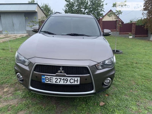 Mitsubishi Outlander 2012