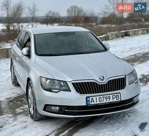 Skoda Superb 2011