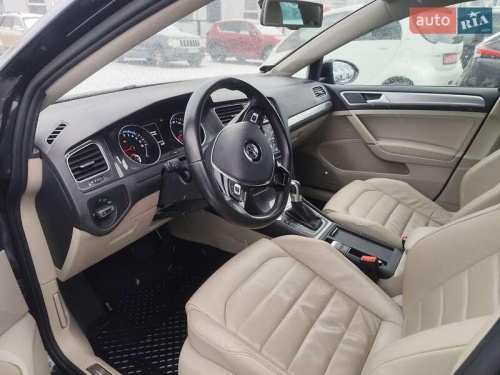 Volkswagen e-Golf 2015
