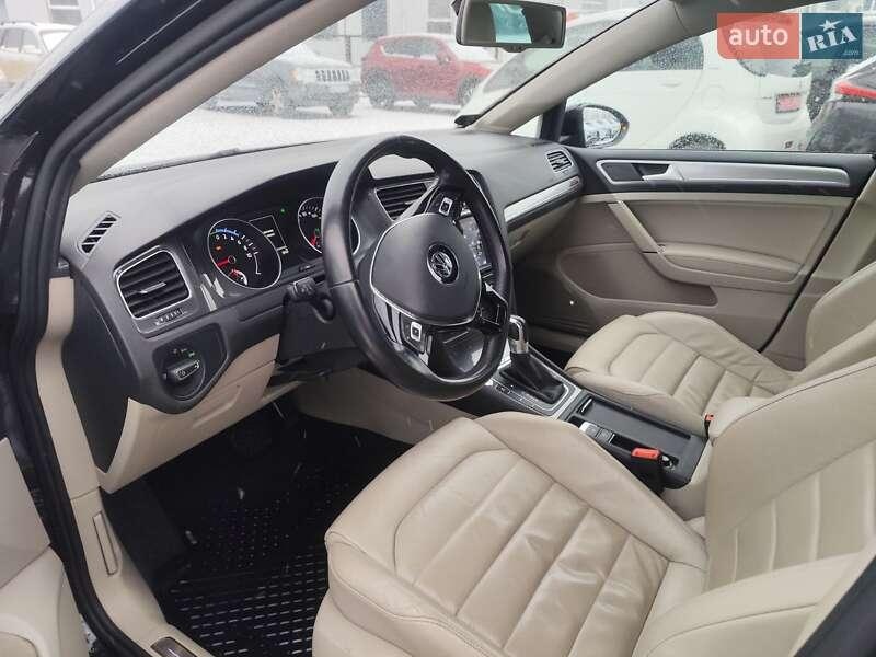 Volkswagen e-Golf 2015