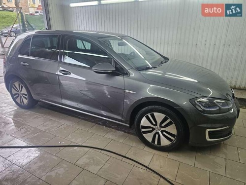 Volkswagen e-Golf 2017