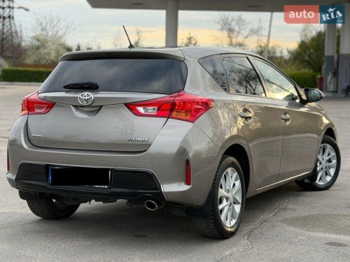 Toyota Auris 2013