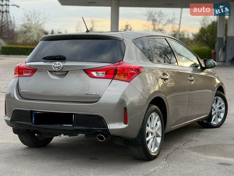 Toyota Auris 2013