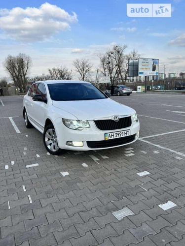 Skoda Superb 2012