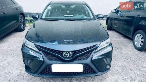 Toyota Camry 2019